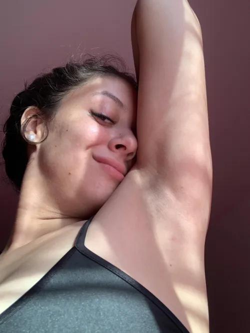 Thumbnail Discover the Passion for Armpits with Anittavalencia1