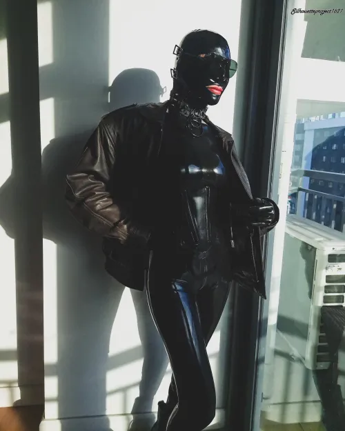 Thumbnail Full Catsuit: Silhouette_Project Explores ShinyPorn