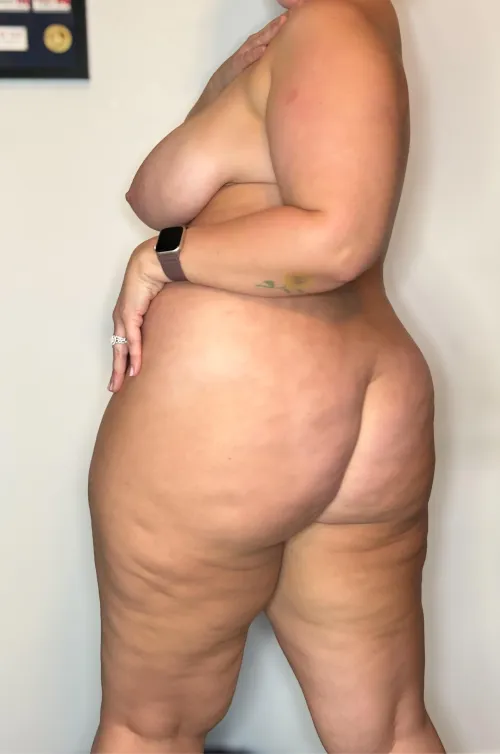 Thumbnail Your Cue to Slide In: Exploring Bigasses | Think_Neighborhood84