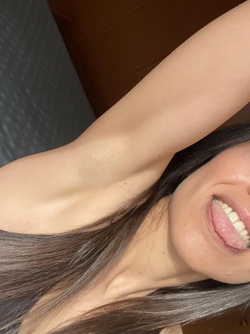 Thumbnail Satisfy Your Curiosity: 'Salinity Level of My Armpit' by srta_sofi in armpitfetish