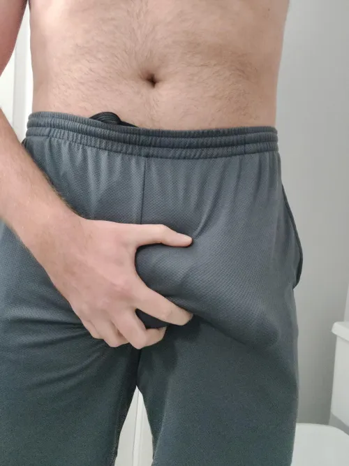 Thumbnail 24 Straight Man Works Out | Bulges Category