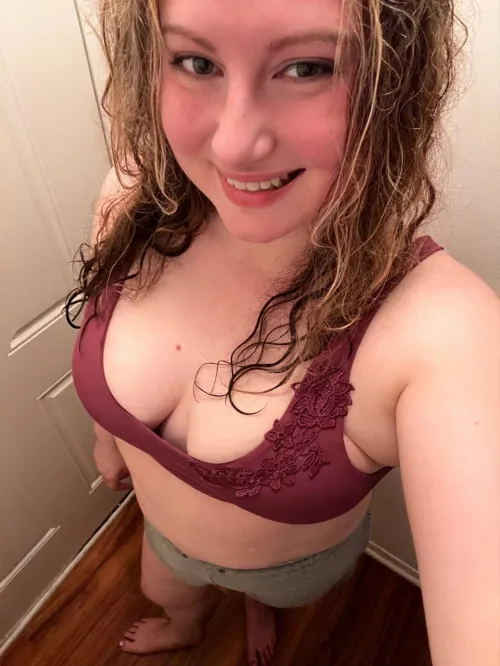 Thumbnail Shower Fresh: Invigorating and Refreshing