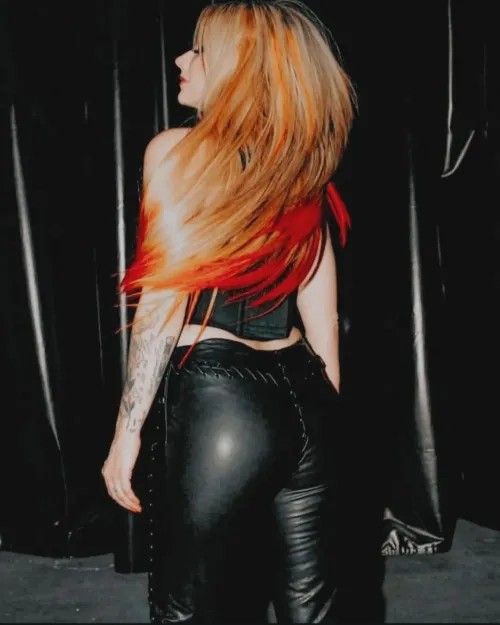 Thumbnail Avril Lavigne: Unveiling a Star in CelebrityButts by QuickResidentjoe