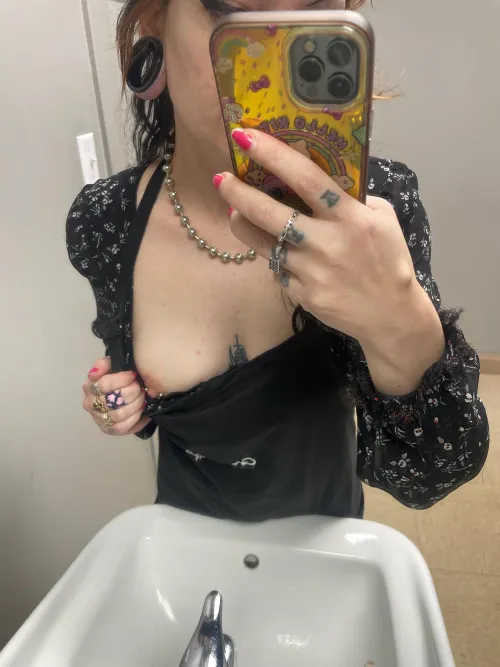 Thumbnail Seductive Texts and Pictures from Gnargrrrl666, a PunkGirl