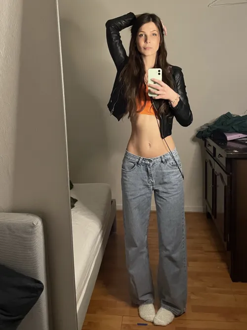 Thumbnail First Time Croptop Display: Fashion Journey with IvyNash f19