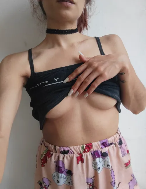 Thumbnail dreampetitefairy: Having a Great Boob Day with Underboob