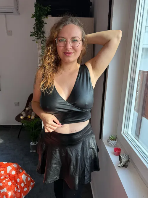 Thumbnail Sophieinleather Questions: How's This Leather Combo? - LadiesInLeather Fashion