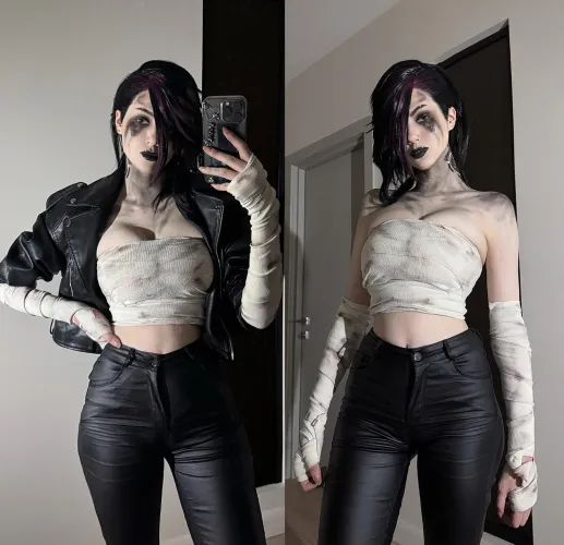 Thumbnail Goth Vi Arcane Cosplay by Alina Becker: Dark Elegance