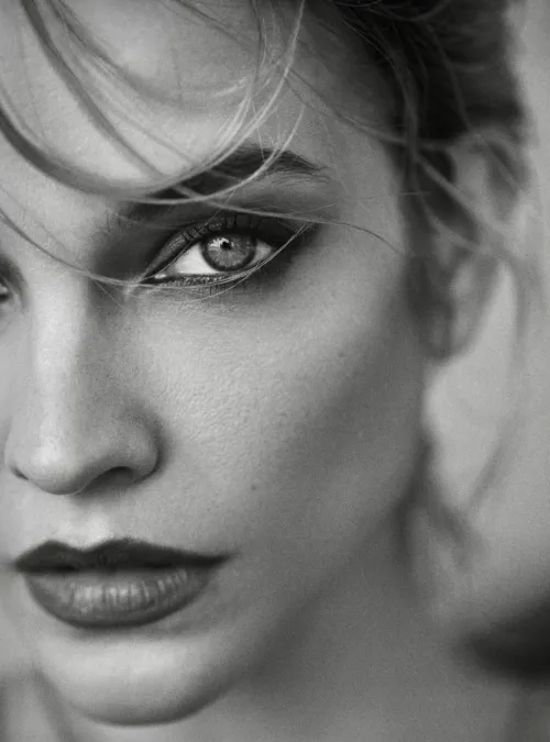 Thumbnail Unveiling the Beauty of Barbara Palvin - Exploring the World of Models