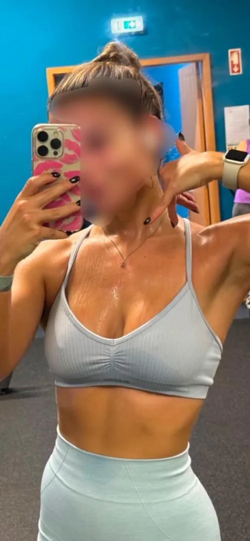Thumbnail SweatyGirls: Insane Workout by veronicadiazz97