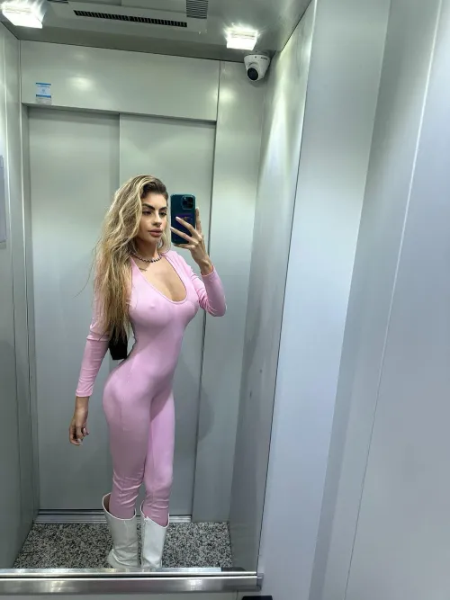 Thumbnail Abigailhjk Shares an Insightful View on Weekend Plans with nsfwoutfits