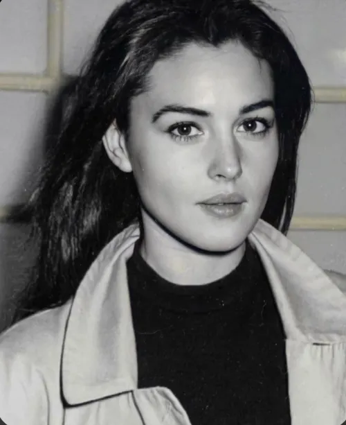 Thumbnail PrettyGirls: Monica Bellucci 1991 by Luke0ne