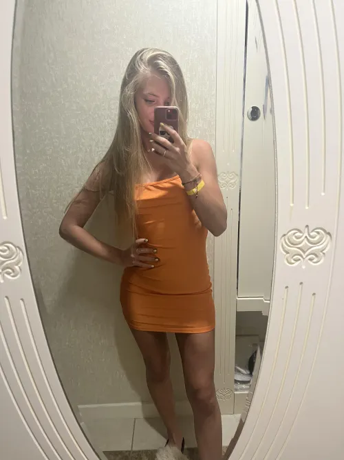 Thumbnail Adventure-girlyy: Beauty of Tight Orange Dresses | Style Review