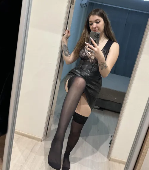 Thumbnail Bonedcadiz: The Perfect Fit of a Leather Skirt - LadiesInLeather Style