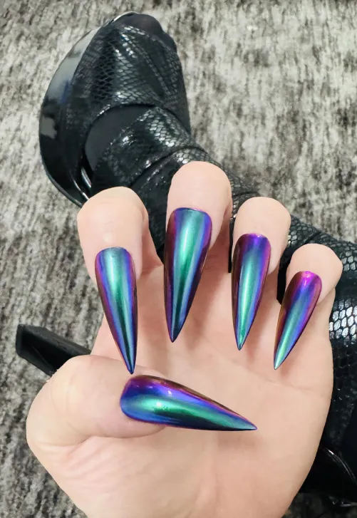 Thumbnail Shimmering Beauty: Iridescent Chrome Nails by BlueEyeBi75