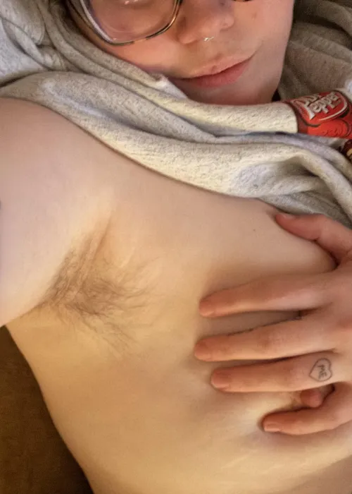 Thumbnail Hallowedseasons' Cozy Look with Amped-Up Armpit hair