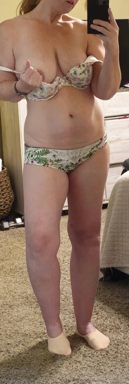 Thumbnail Taking It Off: Mombod Moments with 05a3c