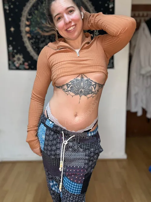 Thumbnail lolabellebaby: Loving the New Patchwork Pants in Underboob