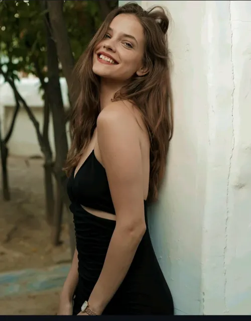Thumbnail Barbara Palvin's Allure: Stunning Images of True Beauty
