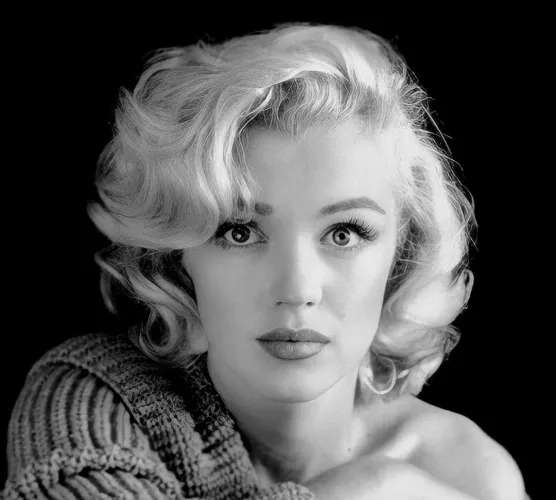 Thumbnail Marilyn Monroe: The Iconic Beauty Captured in Timeless Photographs