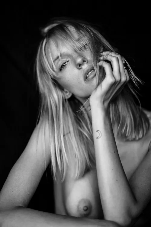Thumbnail Captivating Beauty: Diana Balaisyte's Essence by Tomas Adonavicius