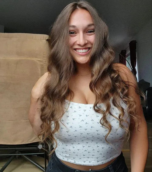Thumbnail Discover 'Great Smile' with SeducedByYourBeauty in 2busty2hide