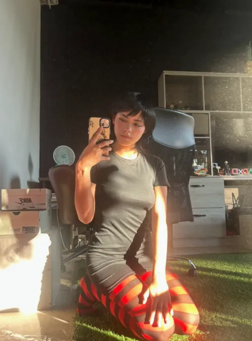 Thumbnail Happy_Whispers Brings Mavis to Life in Hotel Transylvania Cosplay | Cosplaygirls