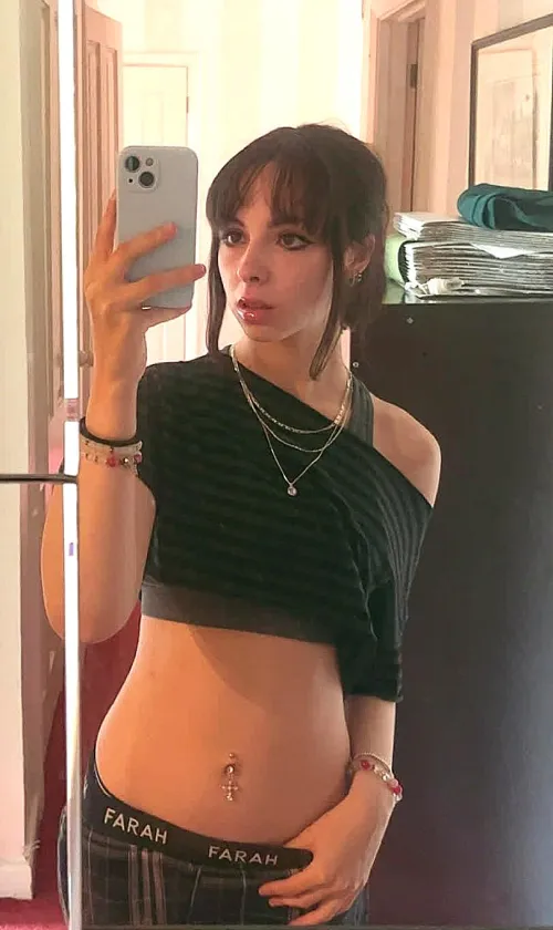 Thumbnail Discovering Favorite Crop Top Fashion with Past_Scale_6240 | Croptopgirls