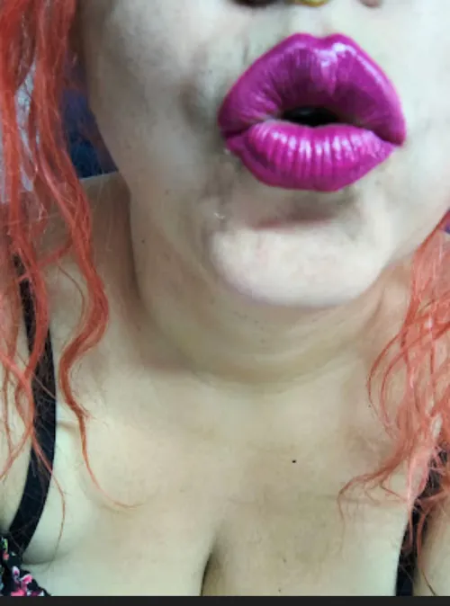 Thumbnail Fancyblossom5: Want My Kiss? | Pouting