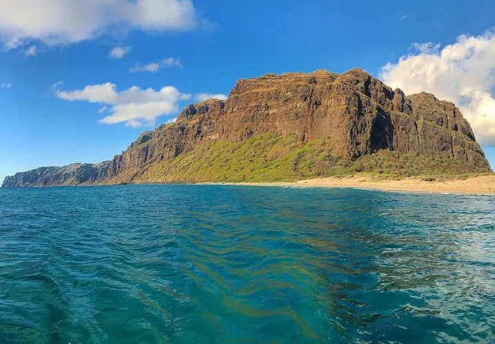 Thumbnail Embrace the Tranquility of Niihau Island in colapepsikinnie's Insights