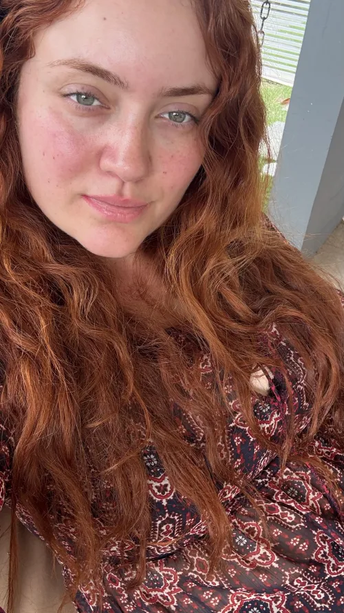 Thumbnail Puzzled_MJ Explores Freckles and Curly Hair in a Unique Way