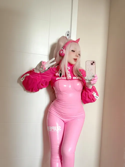 Thumbnail Playful_Range3562 Shines as Alice in Nikke Capeofwonders Cosplay | Cosplaygirls