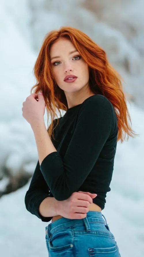 Thumbnail Riley Rasmussen: A Glimpse into True Beauty & Elegance