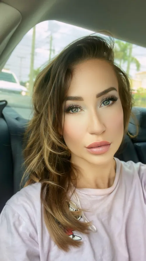 Thumbnail Luxury in the Car: TrophyWives Exude Class | _ladysexyfit_
