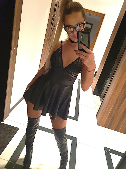 Thumbnail TeasingwwTigergirl's Favorite Leather Set for LadiesInLeather Enthusiasts