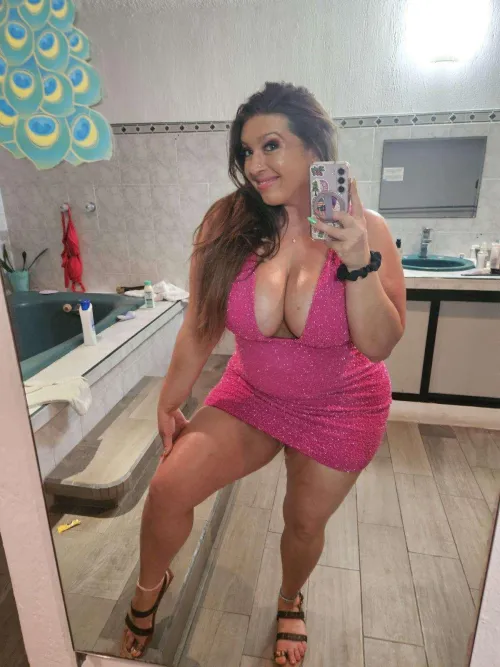 Thumbnail Curvy Pleasure: Discover Babylittlelo's Tale in the Milfie Category