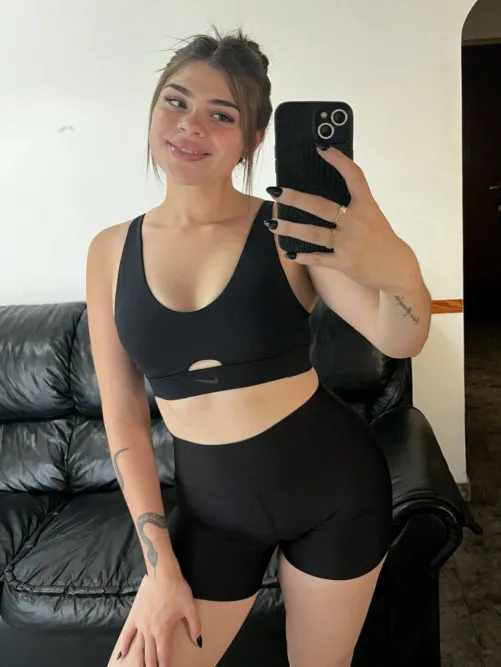 Thumbnail Bend, Stretch & Feel the Vibes: Pretty_Evaa's YogaPants Secrets