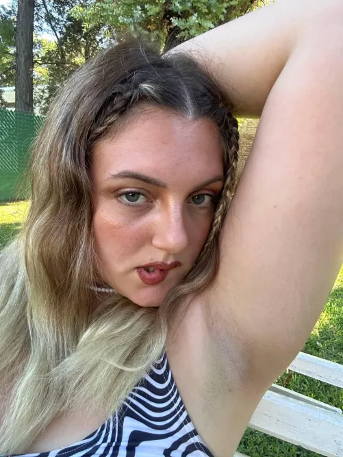 Thumbnail Fulfilling Fantasies with Yourbabyfiufiu's Armpit Temptation