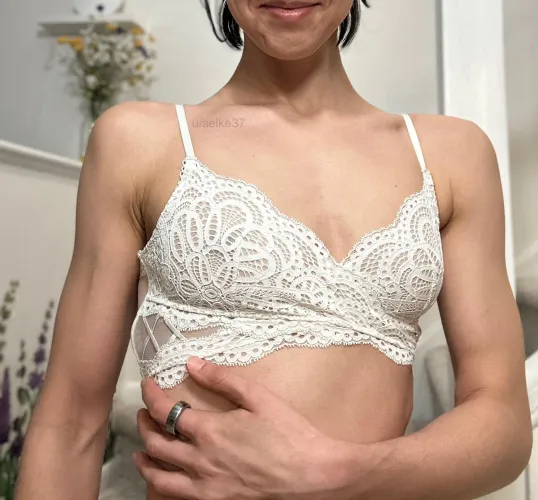 Thumbnail selke37's Dainty White VS Bralette: An IRTR Brawesome Comparison