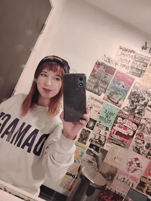 Thumbnail Dive Bar Beauty: A Selfie Story by i23ilovecats in MirrorSelfie