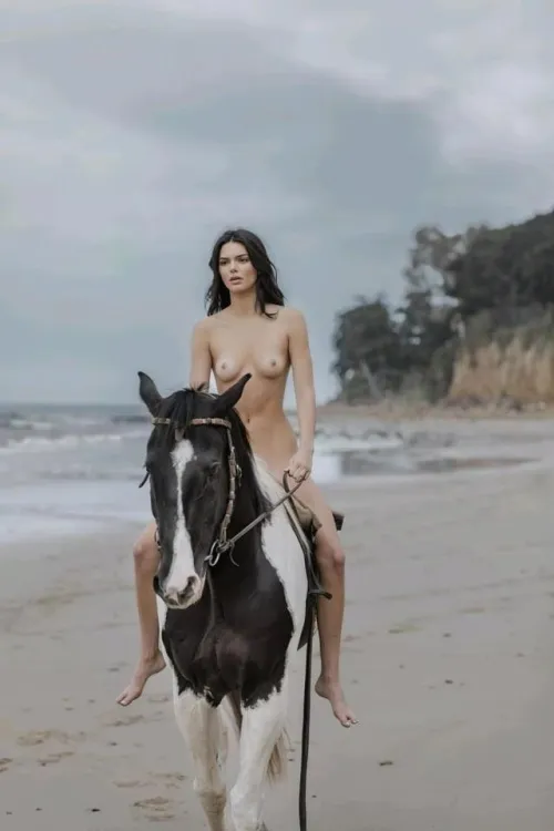 Thumbnail WolfAffectionatefk Highlights Kendall Jenner's Captivating World
