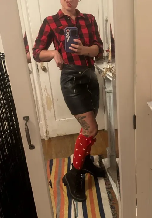 Thumbnail Valentine's Countdown: One Month Away with Unlikely-Shake7569 in LadiesInLeather