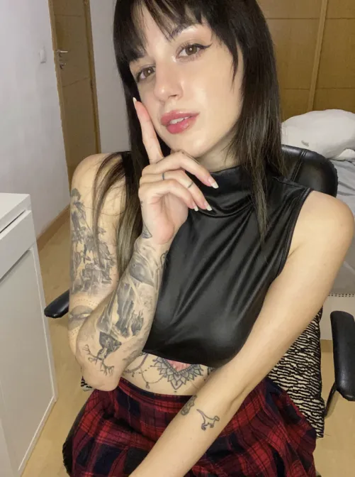Thumbnail LemonIndependent3080 Admits: Leather Is My Only Choice - LadiesInLeather Devotion