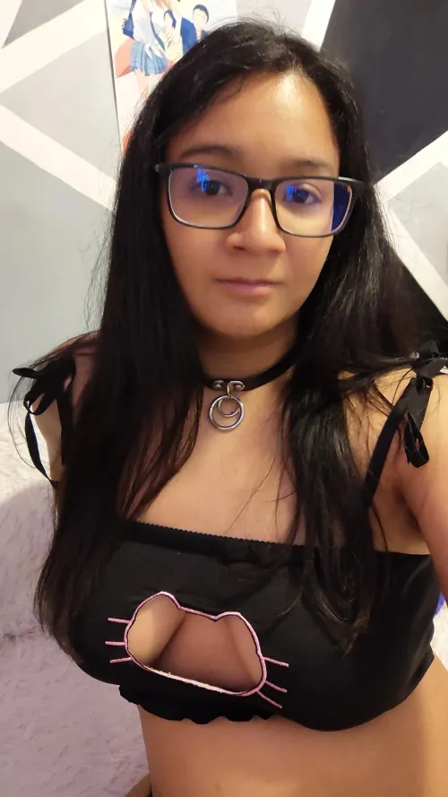 Thumbnail A Good Kitty: Author Chicah0rny Explores Collared