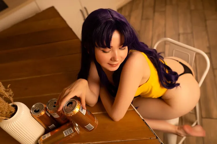 Thumbnail Tanukityan's Alluring Portrayal of Misato Katsuragi: A Cosplay Delight