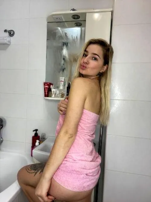 Thumbnail Dive into LauraLove's OnlyFans World by AlluringMonica