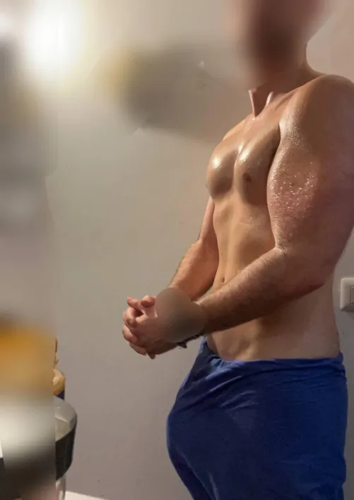 Thumbnail 20 Bi Huge Bulge by No_Village_864 | Category: Bulges