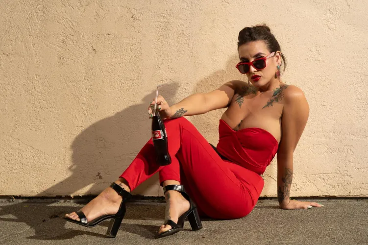 Thumbnail Meet Melissa - A Sizzling Addition to JustHotWomen
