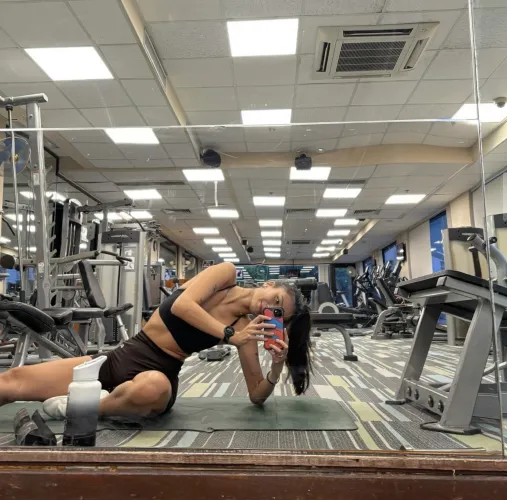 Thumbnail Are Gym Selfies Sexy? Exploring with Angelinooor in SexyButNotPorn
