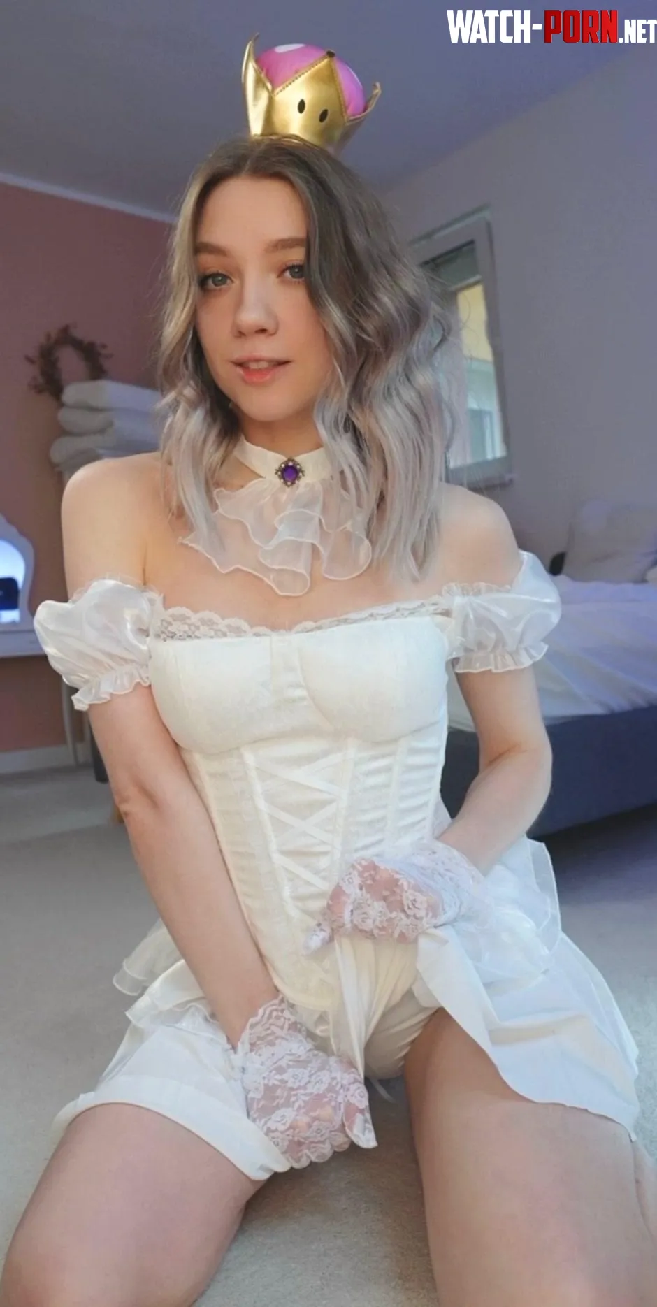 A bit of naughty Peach will help you to skip this level F by ShyVelvetRose
